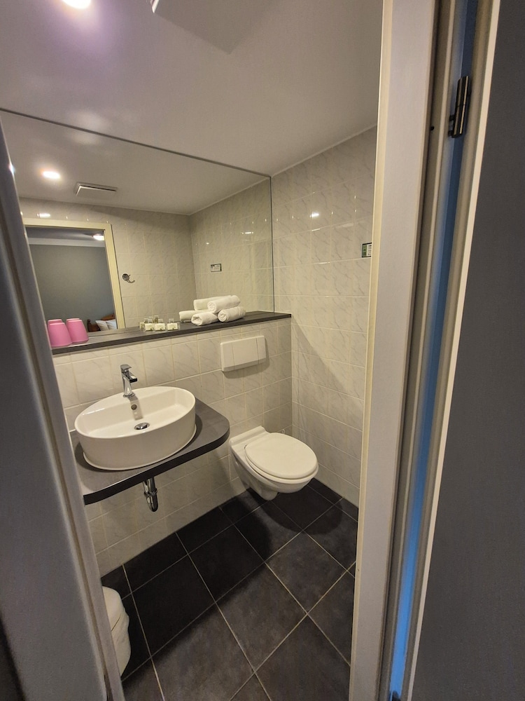 Basic Double Room photo 2