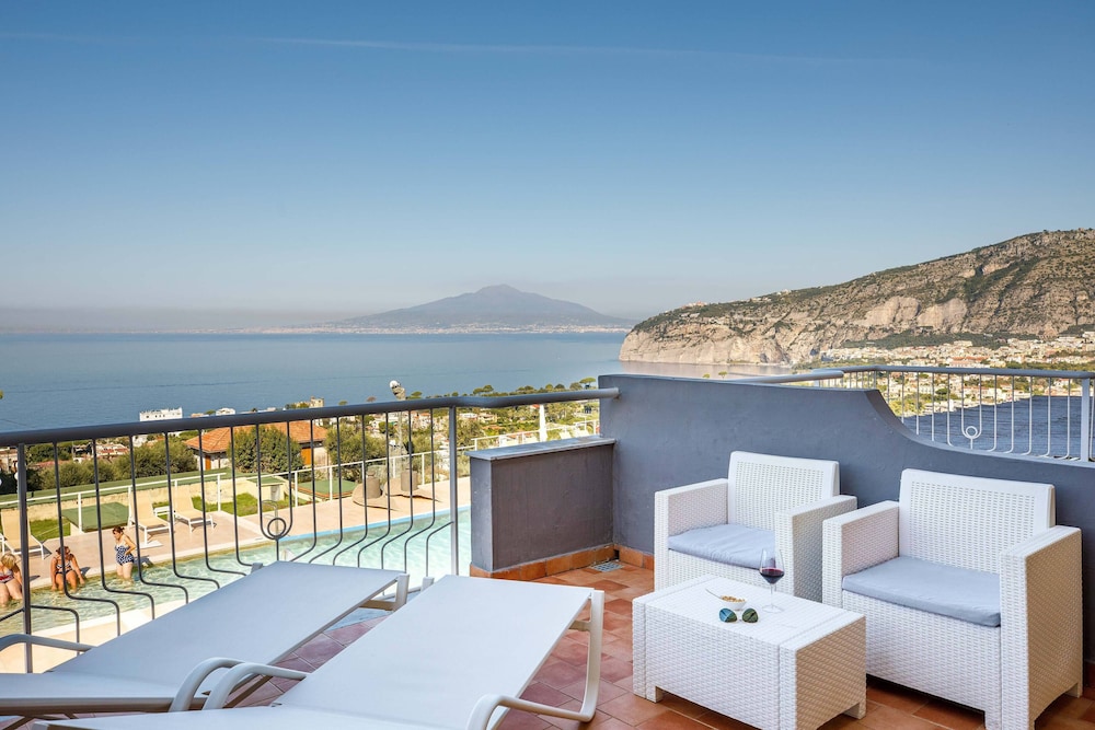 Junior Suite, Balcony photo 3