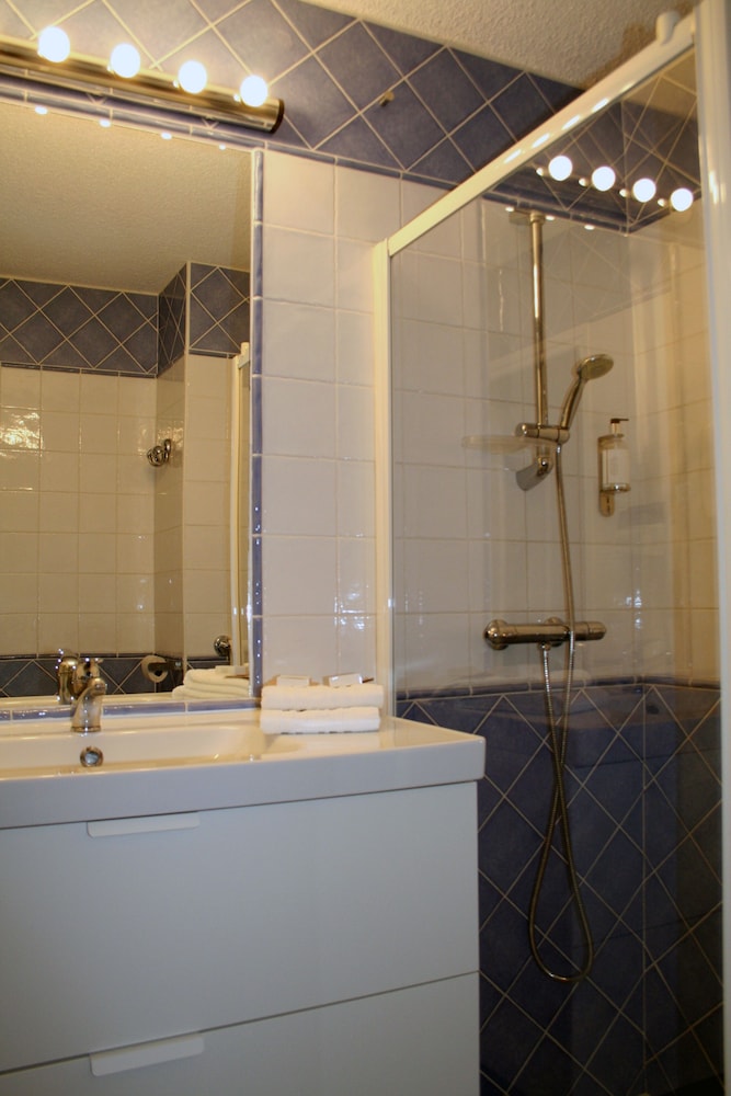 Classic Double or Twin Room - Photo 8