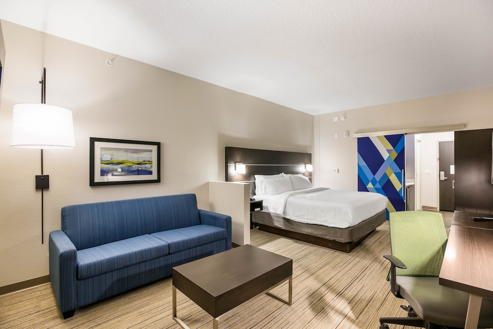 Suite, 1 King Bed with Sofa bed, Accessible (Mobility, Access Tub) photo 1