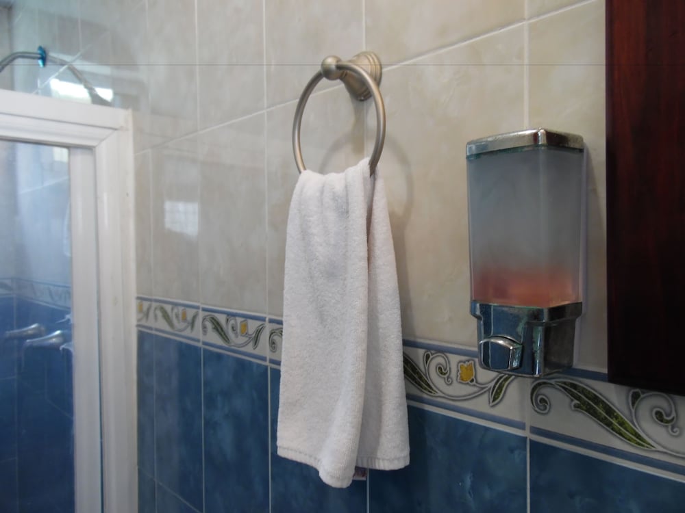 Suite, 1 Bedroom, Sea View, Sea Facing photo 2