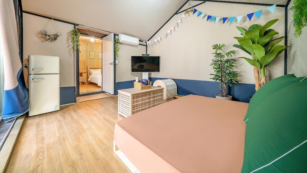 Basic Room, 1 Bedroom (Spa Glam E(Pet Room)) - Photo 11