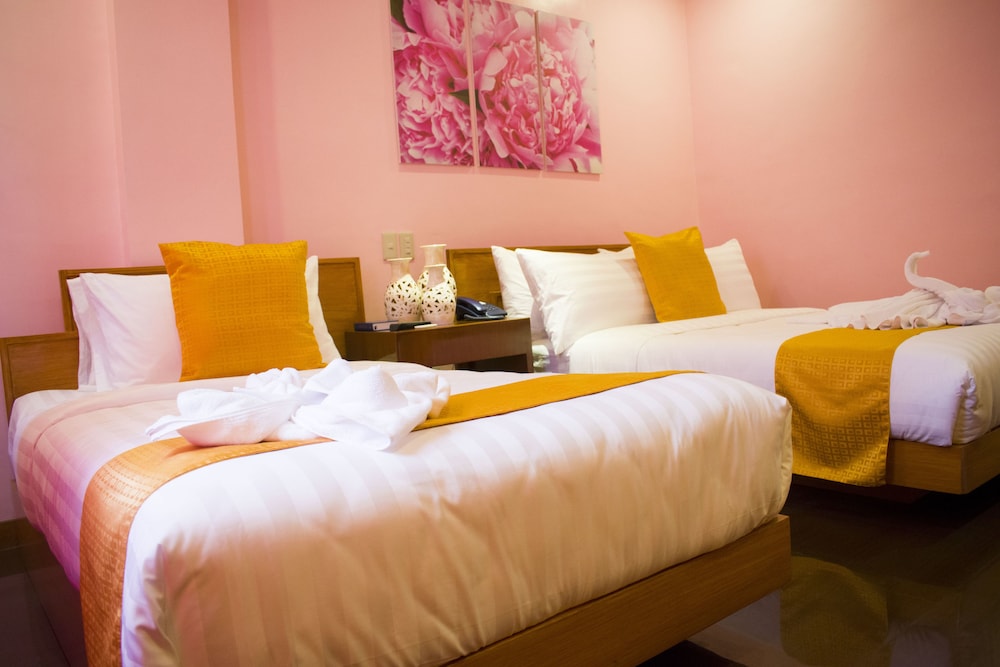 Triple Deluxe Room photo 2