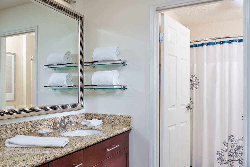 Suite, 1 Bedroom - Photo 7