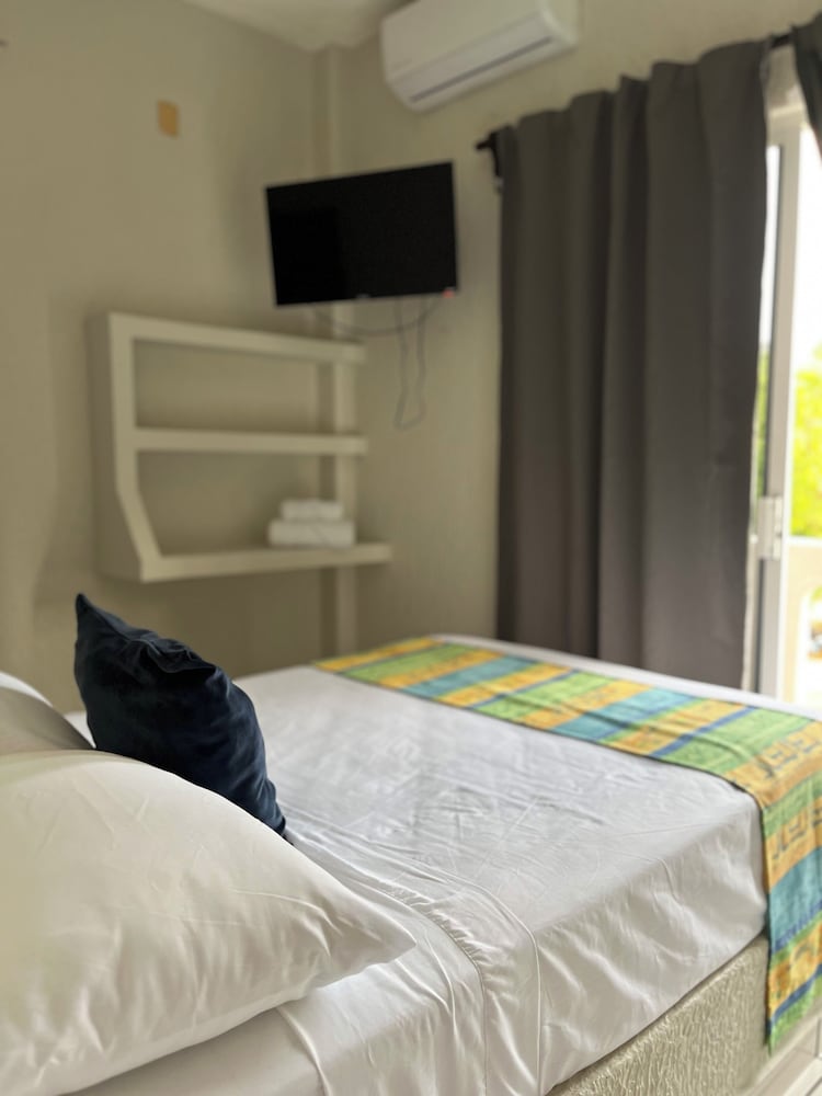 Basic Single Room, Balcony