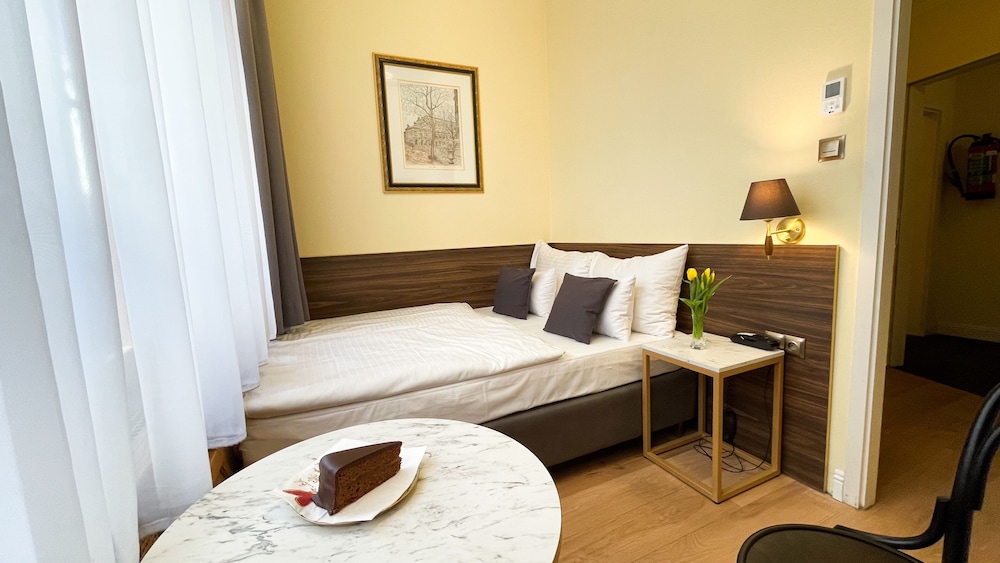 Double Room (small) photo 2