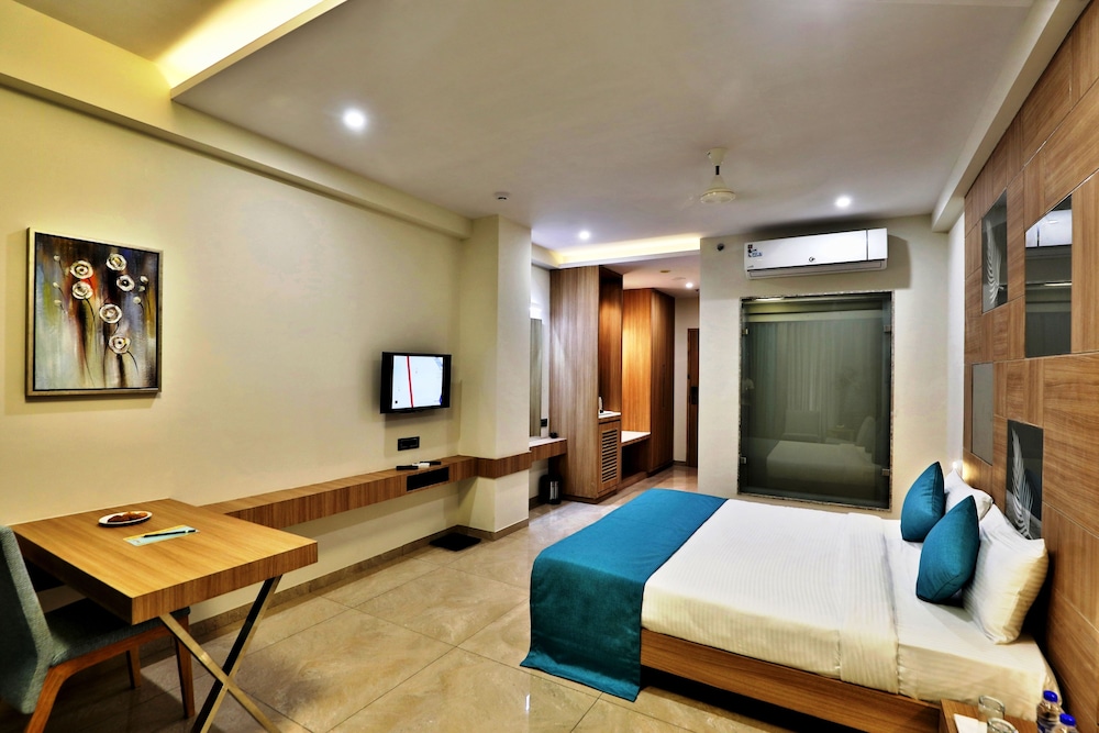 Deluxe Room, 1 Double Bed, Non Smoking photo 2