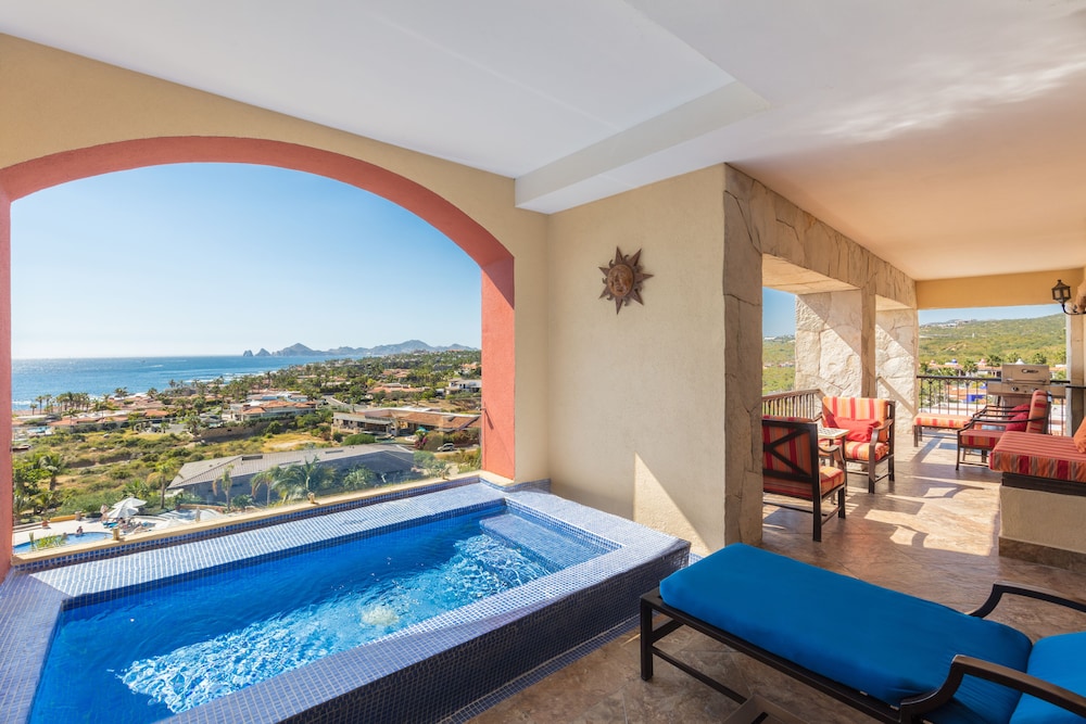 Luxury Suite, Private Pool photo 3