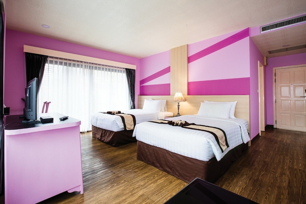 Deluxe Suite Twin - Photo 1