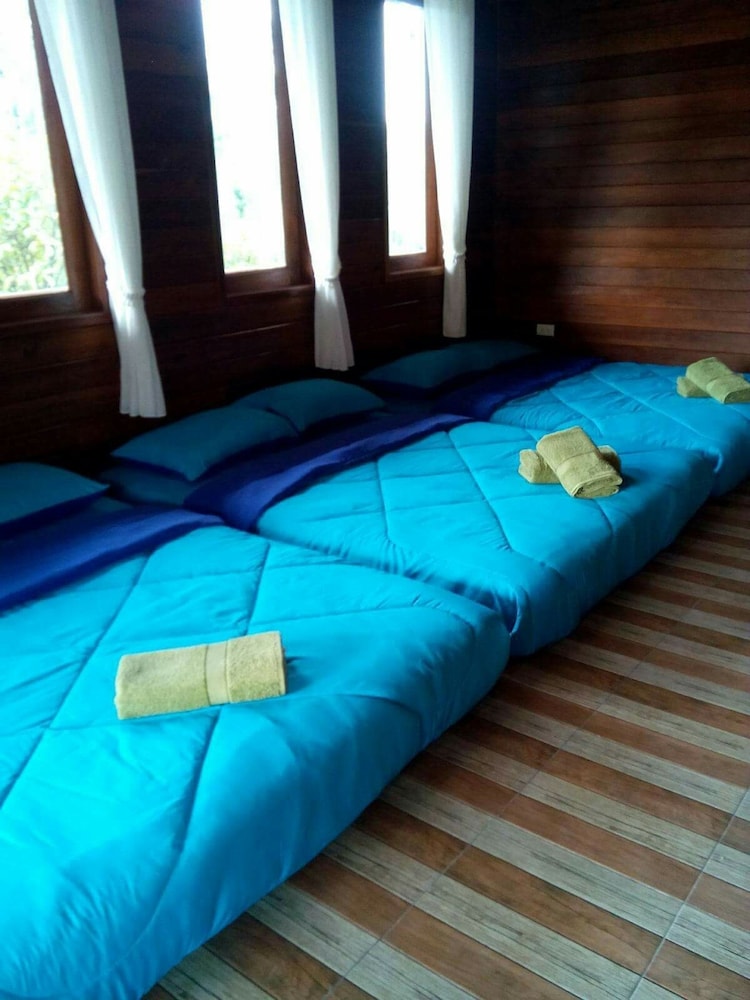 2 Bedrooms with Karaoke photo 2