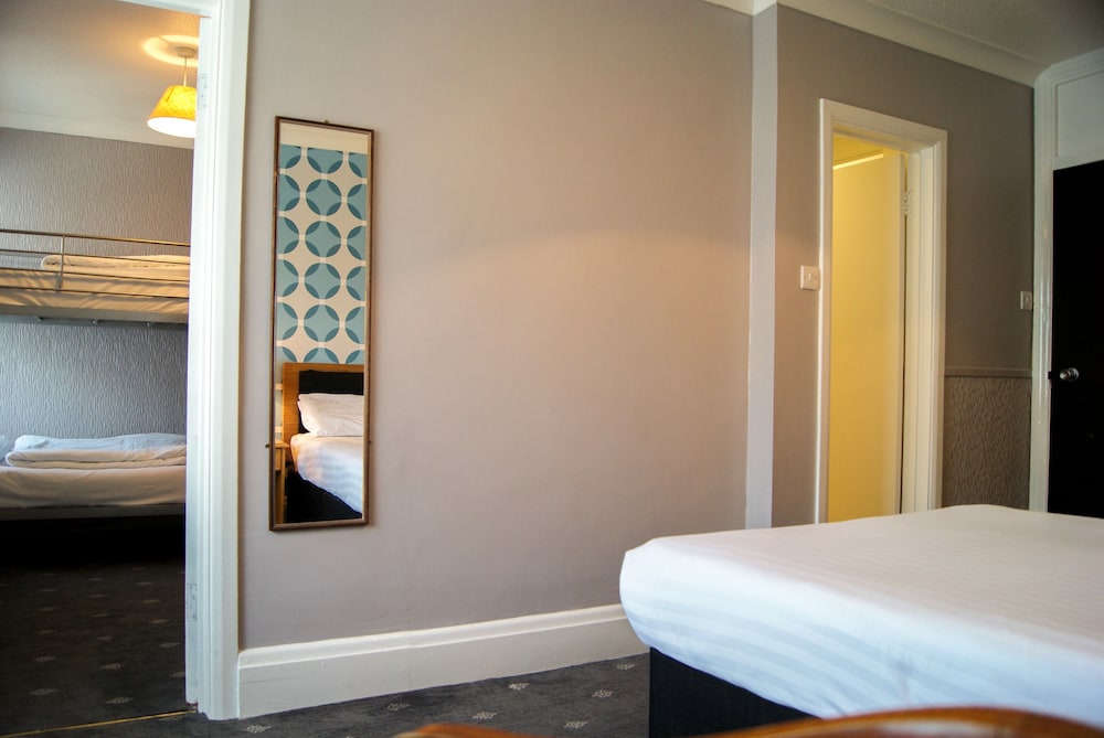 Family Quadruple Room photo 1