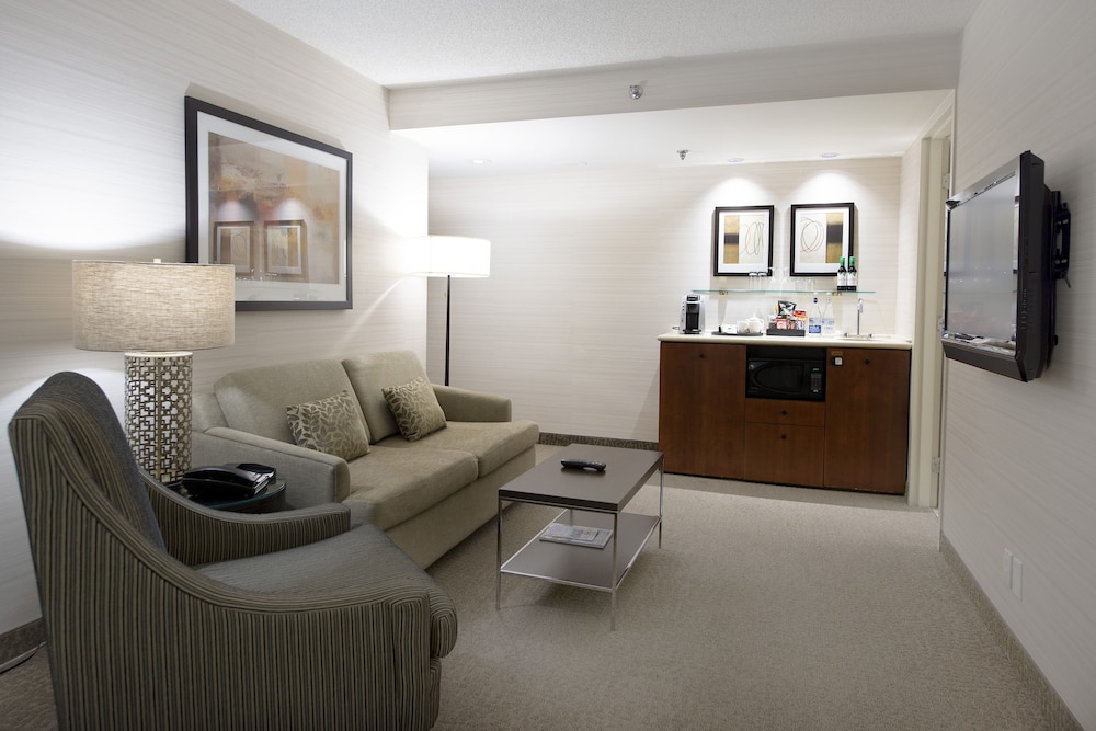 Deluxe Suite, 1 King Bed with Sofa bed
