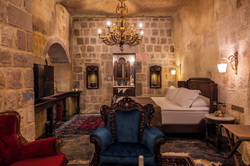 Premium Suite, 1 Double Bed, Jetted Tub (Cave) photo 3