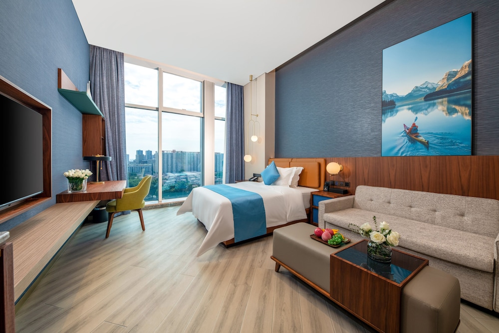 Qiu Ye king bed room photo 1