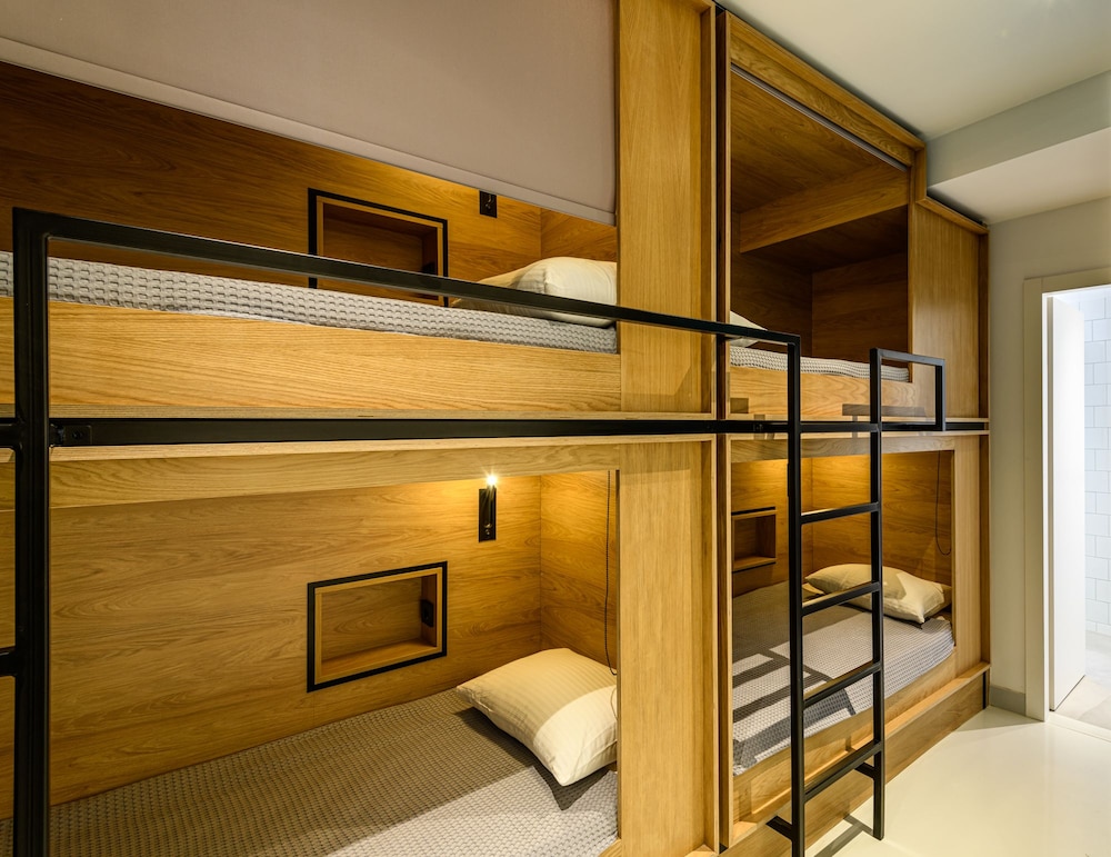 Basic Shared Dormitory, Mixed Dorm, Ensuite (4 Beds) photo 1