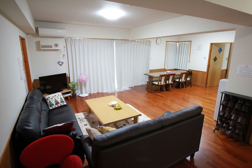 Standard Room, 3 Bedrooms (3rd Floor, No Elevator) photo 3