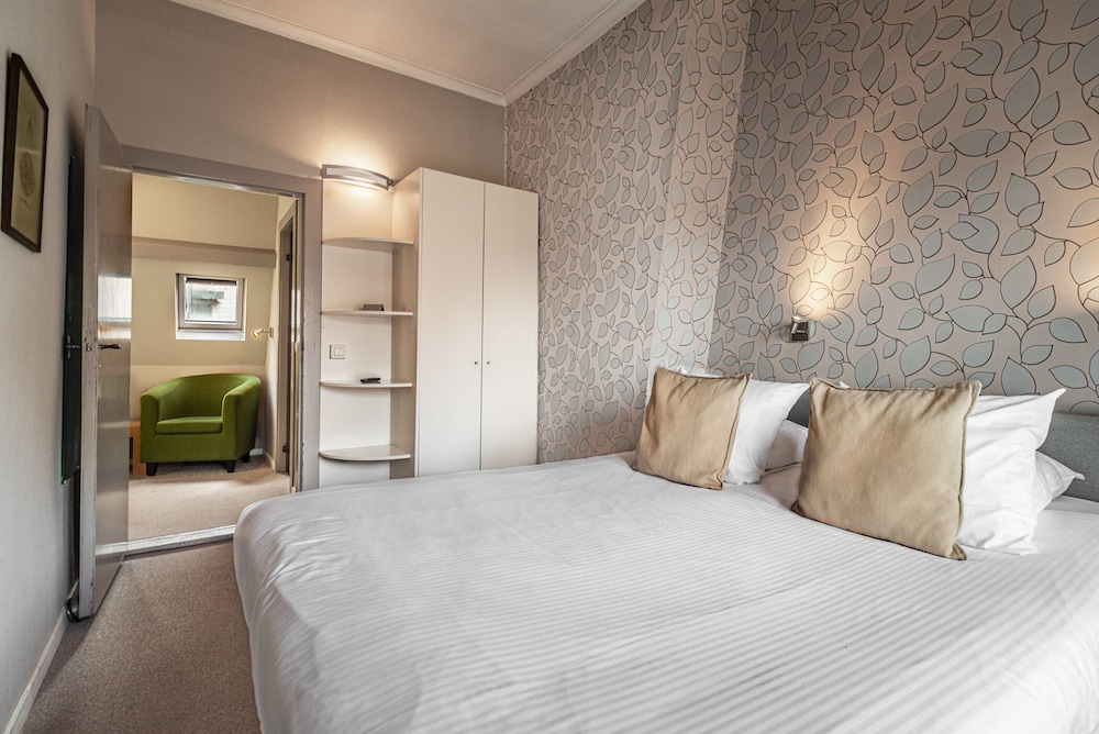 Double or Twin Room (Budget) - Photo 26