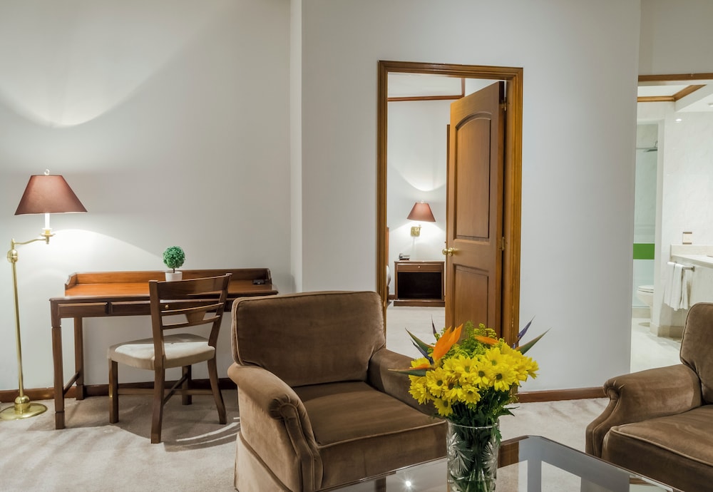 Executive Studio Suite - Photo 6