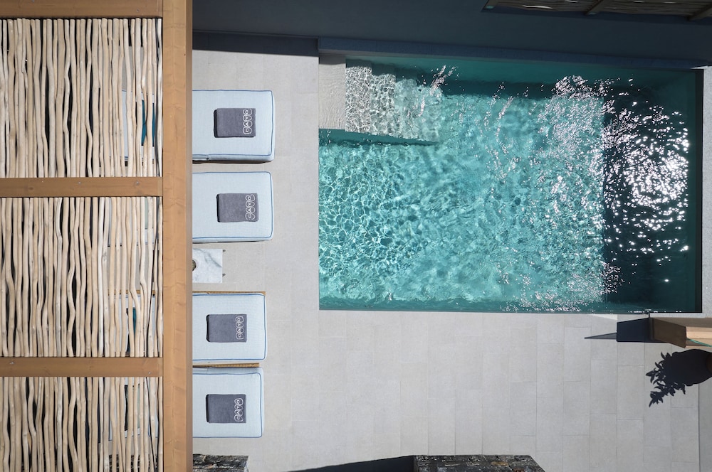 Grand Suite with Private Pool &amp; Outdoor living area - Sea View - Photo 11