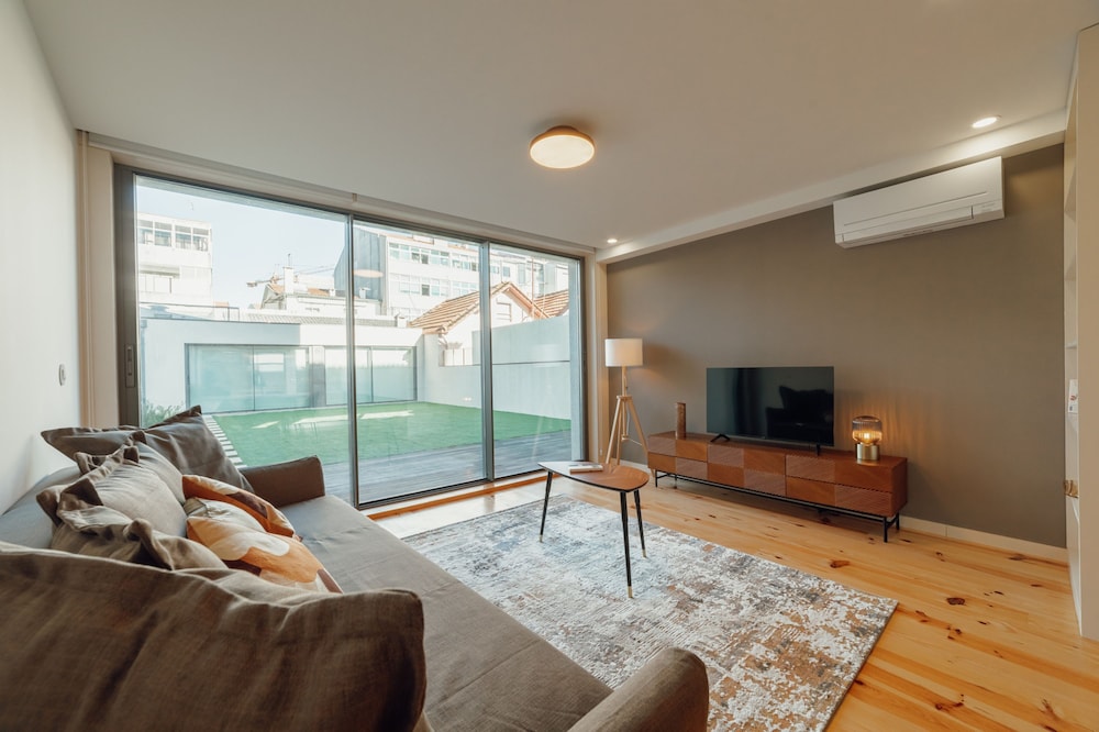 Apartment photo 2