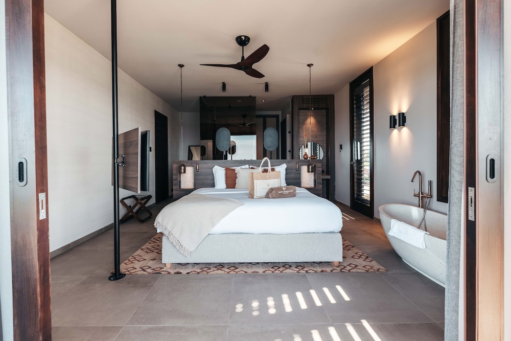 Luxury Penthouse, 2 Bedrooms, Sea View