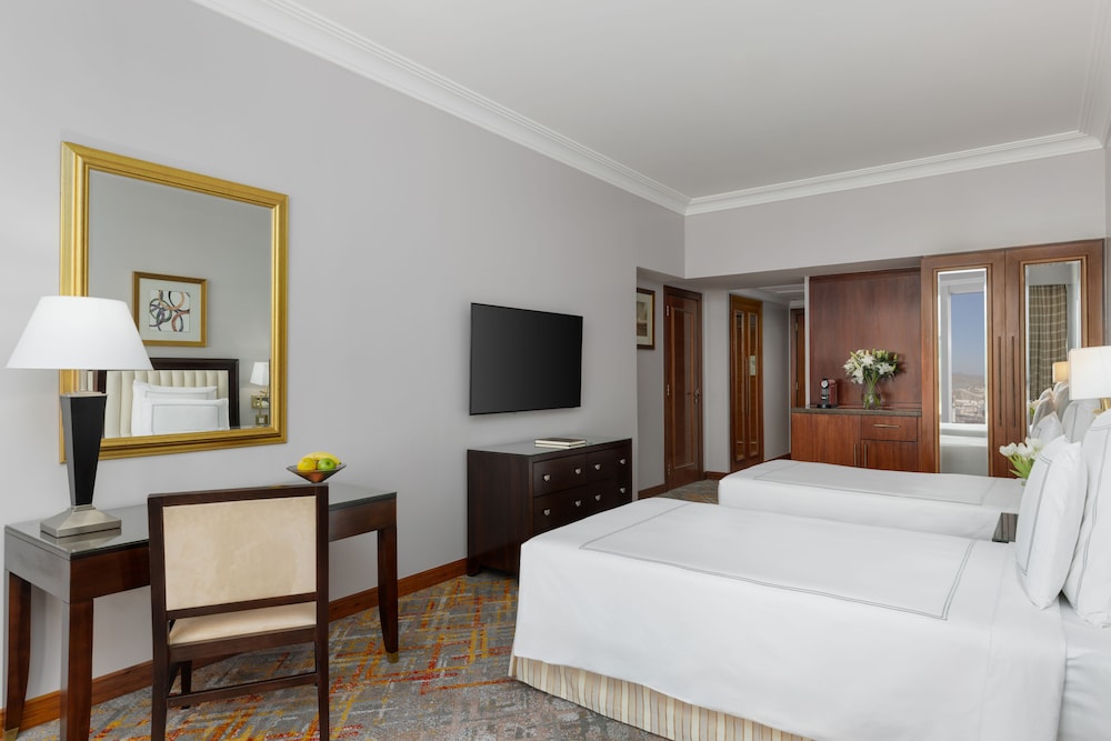 Premier Twin Room, 2 Twin Beds (Kaaba View) thumbnail 5