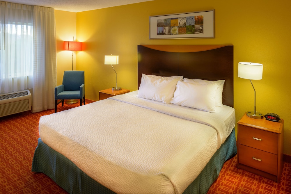 Room, 1 King Bed - Photo 4