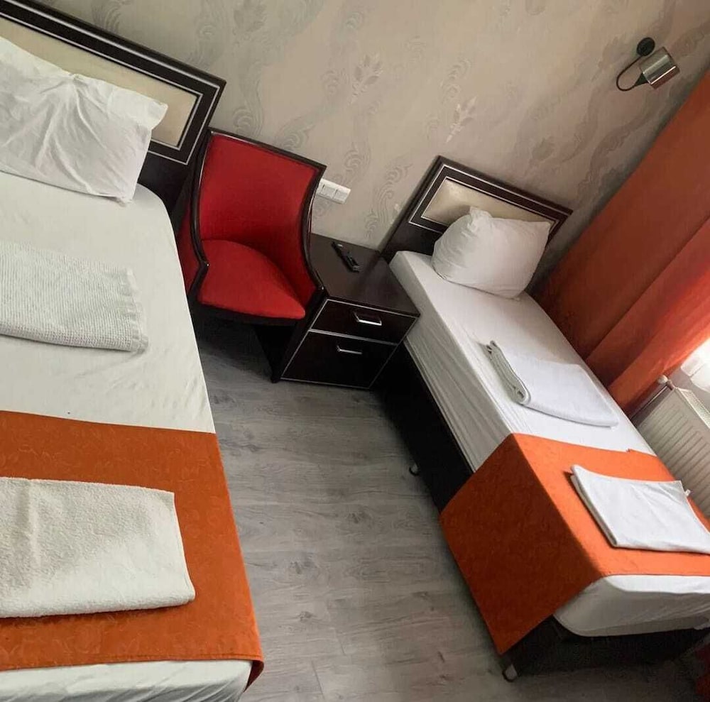 Standard Twin Room photo 2