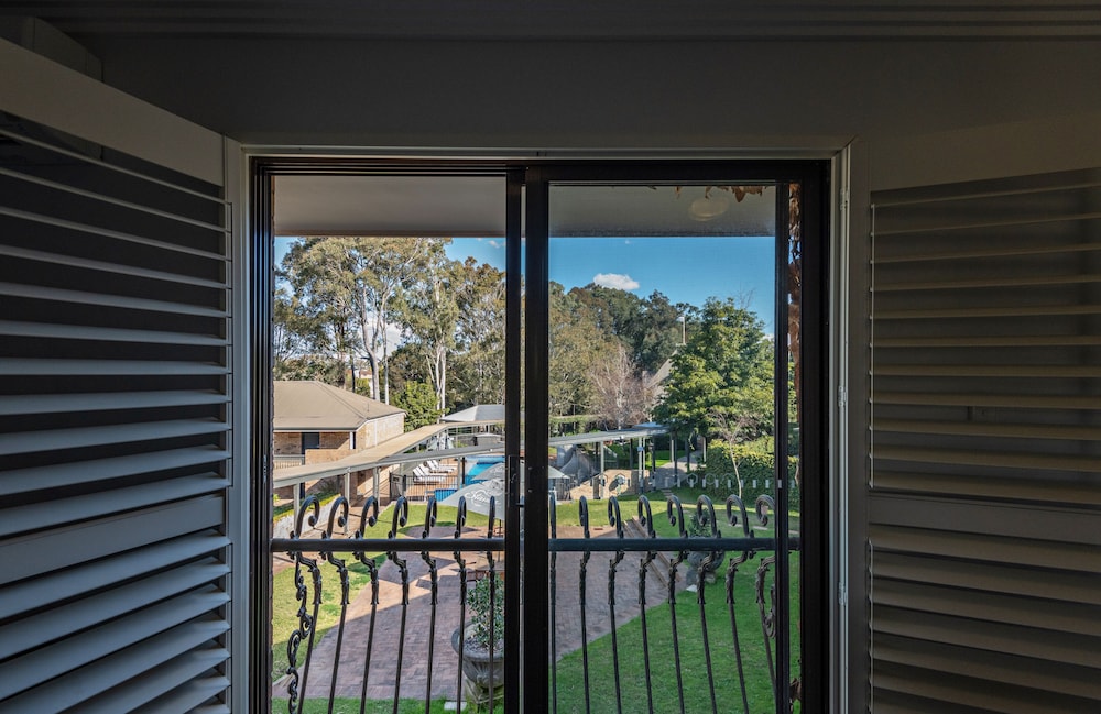 Family Suite, 2 Bedrooms, Garden View, Free Wi-Fi & Parking