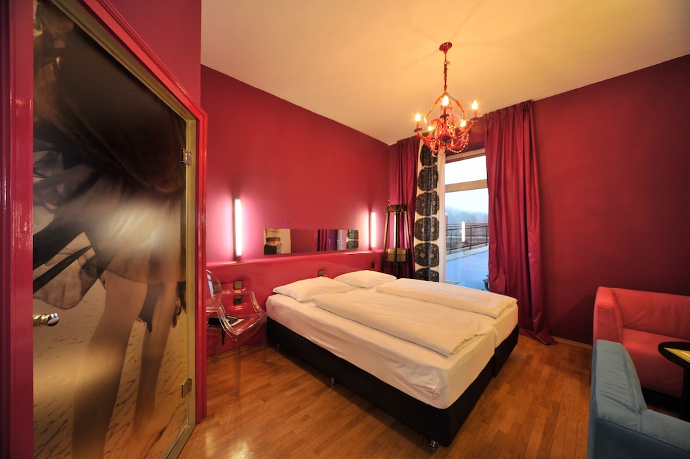 Basic Double Room photo 2