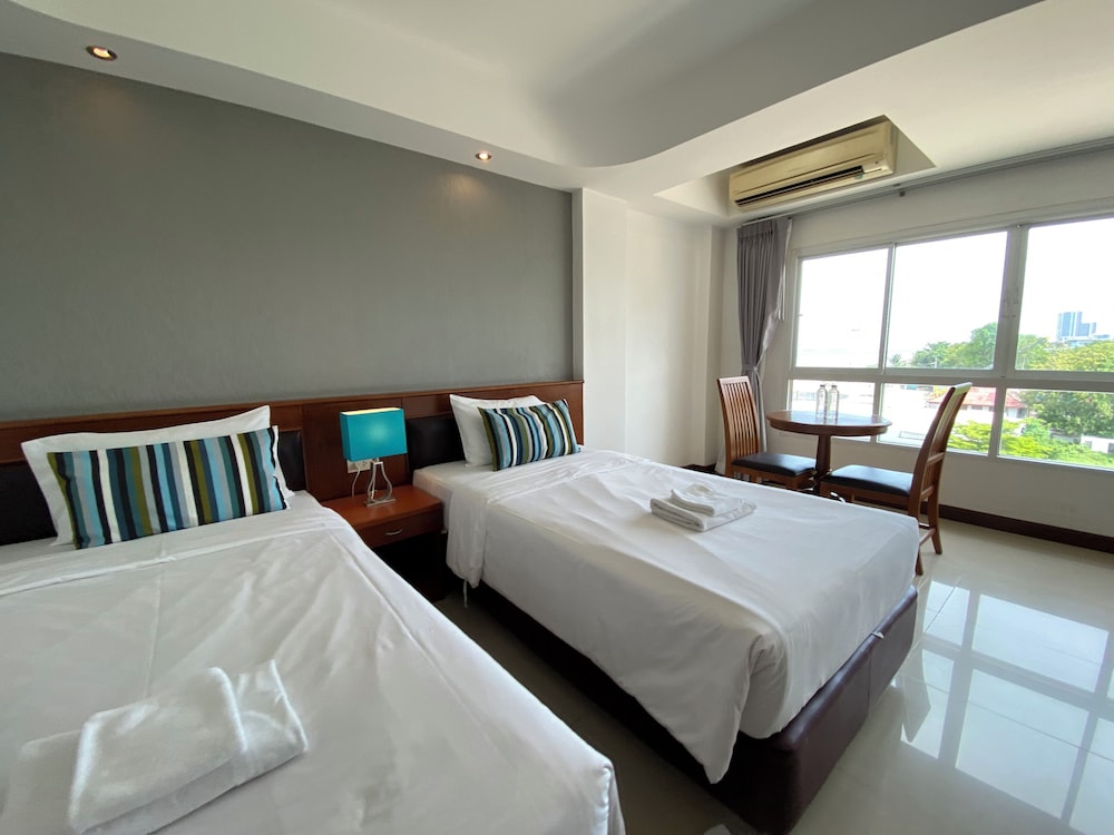 Standard Sea View Twin Room photo 3