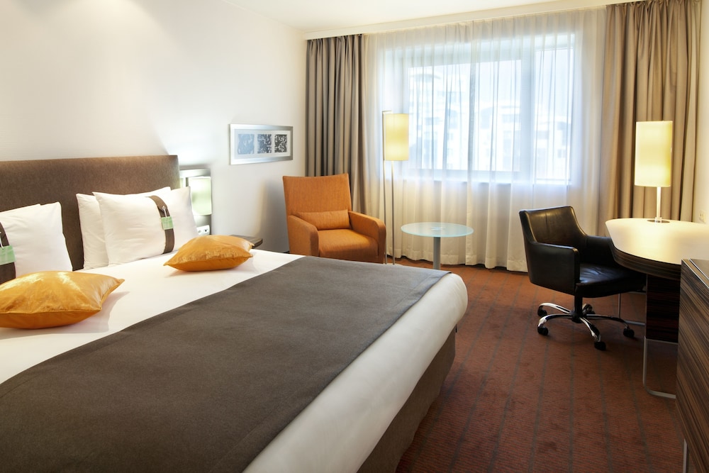 Standard Room, 1 Double Bed, Accessible - Photo 1