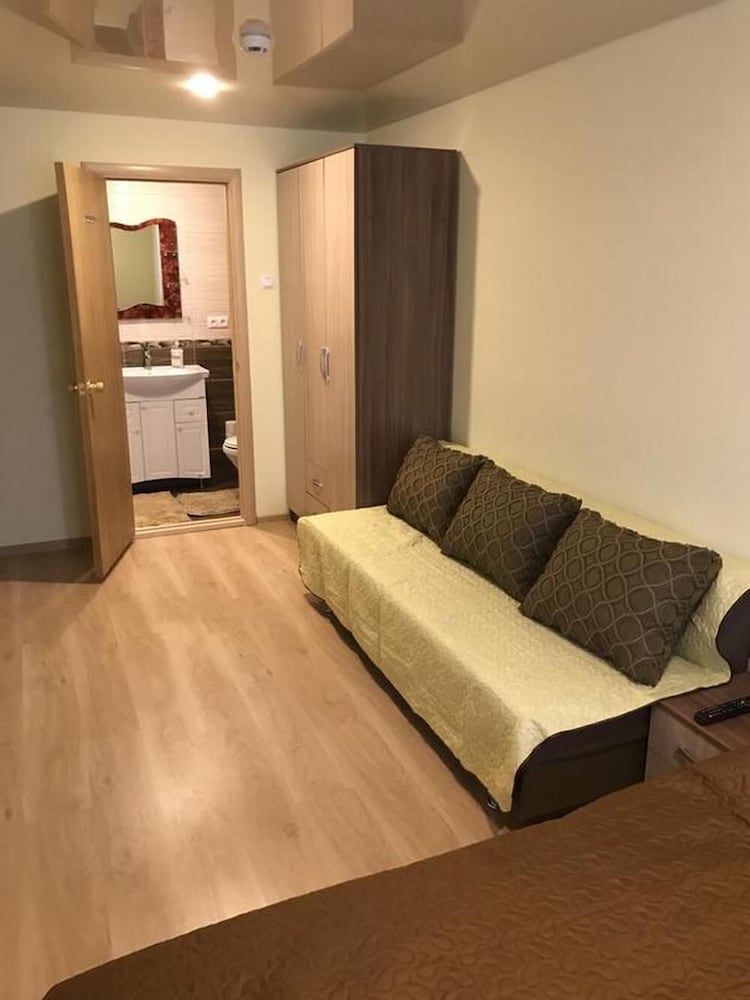 Family Room, Private Bathroom photo 3