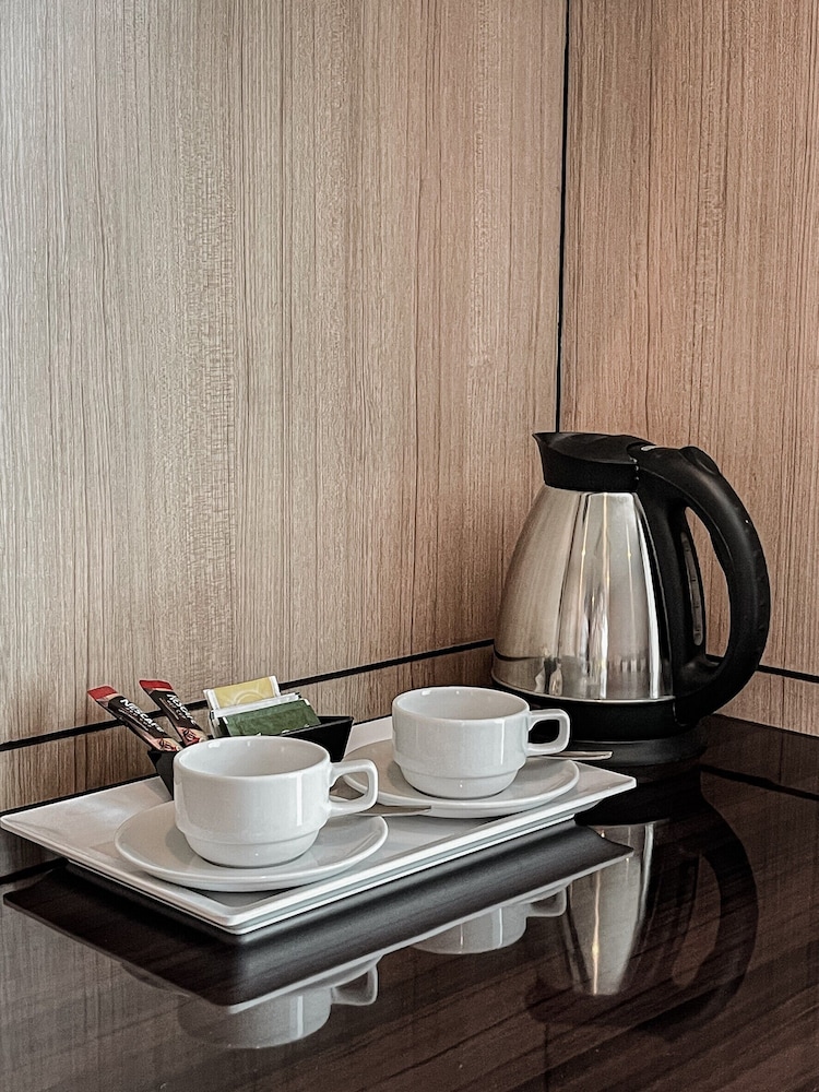The One Suite - Photo 6