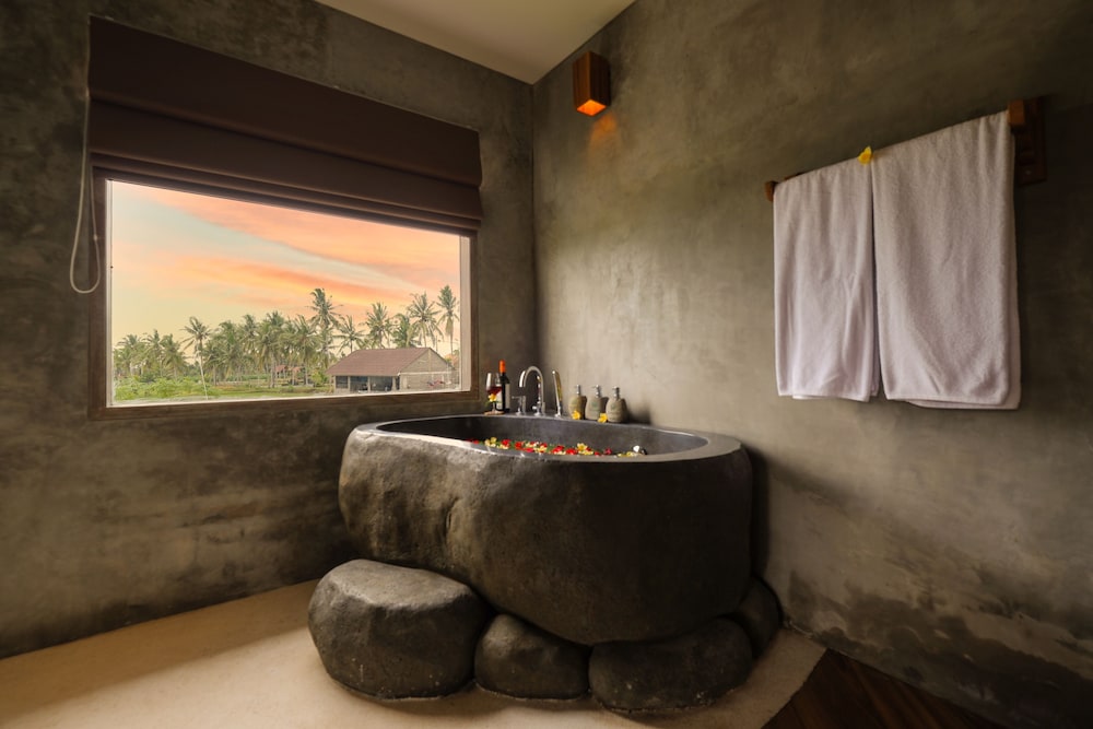 Royal Wakanda Suite (with Daily Afternoon Tea)