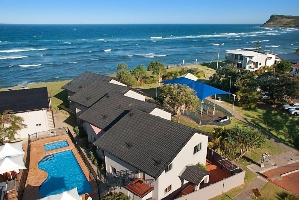 Apartment, 1 Bedroom, Upstairs (8T BEACHFRONT) photo 2