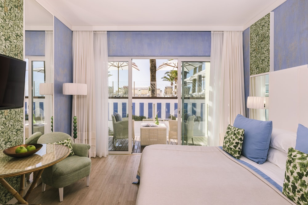 Premium Double or Twin Room, Partial Ocean View - Photo 3