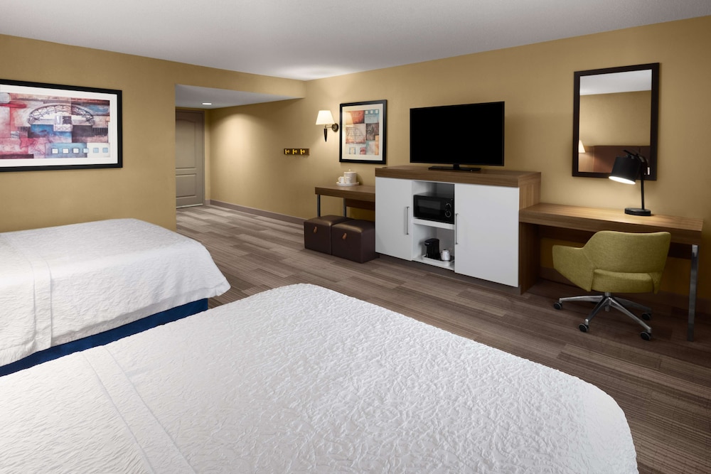 Room, 2 Queen Beds - Photo 3