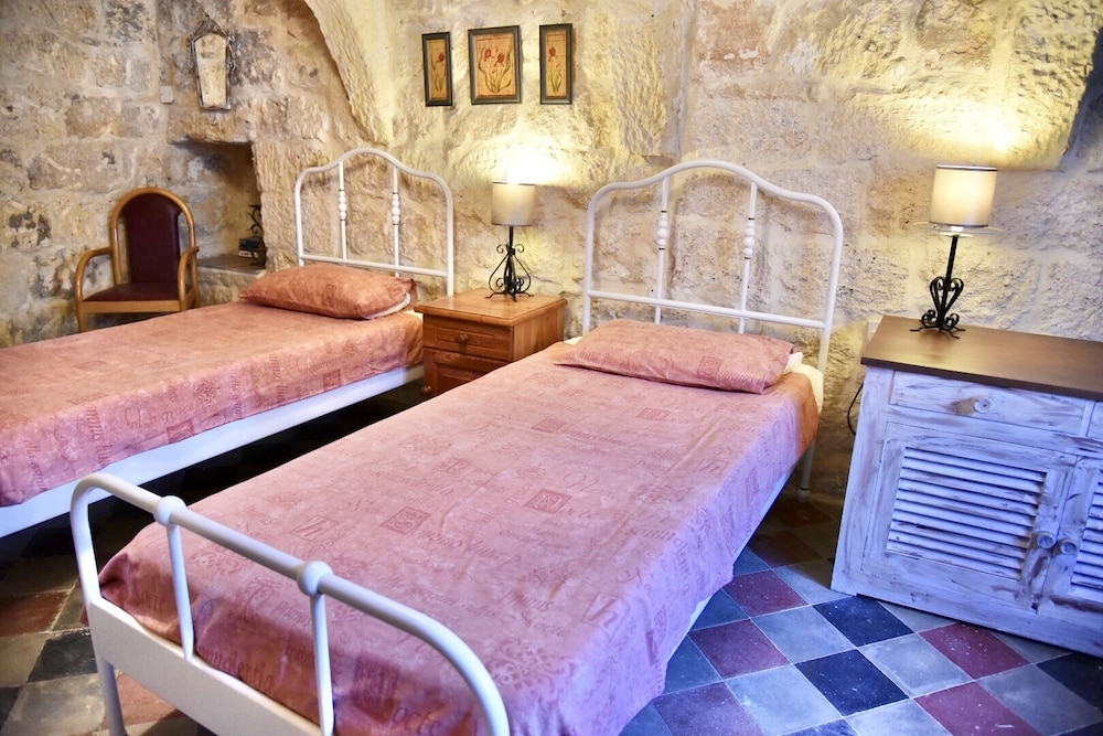 House, 3 Bedrooms