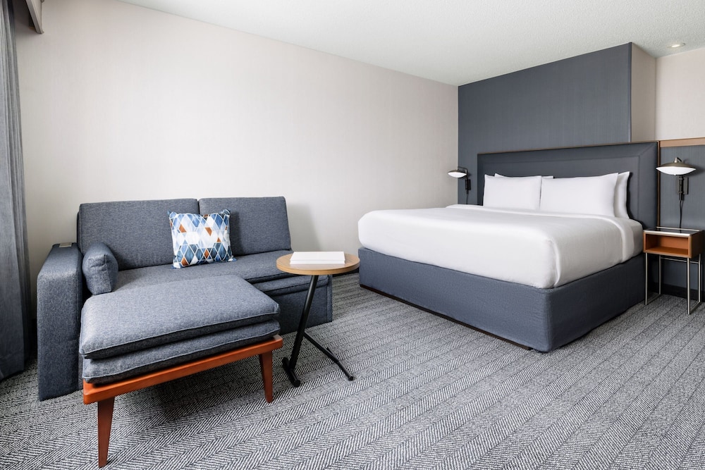 Room, 1 King Bed, Non Smoking - Photo 1