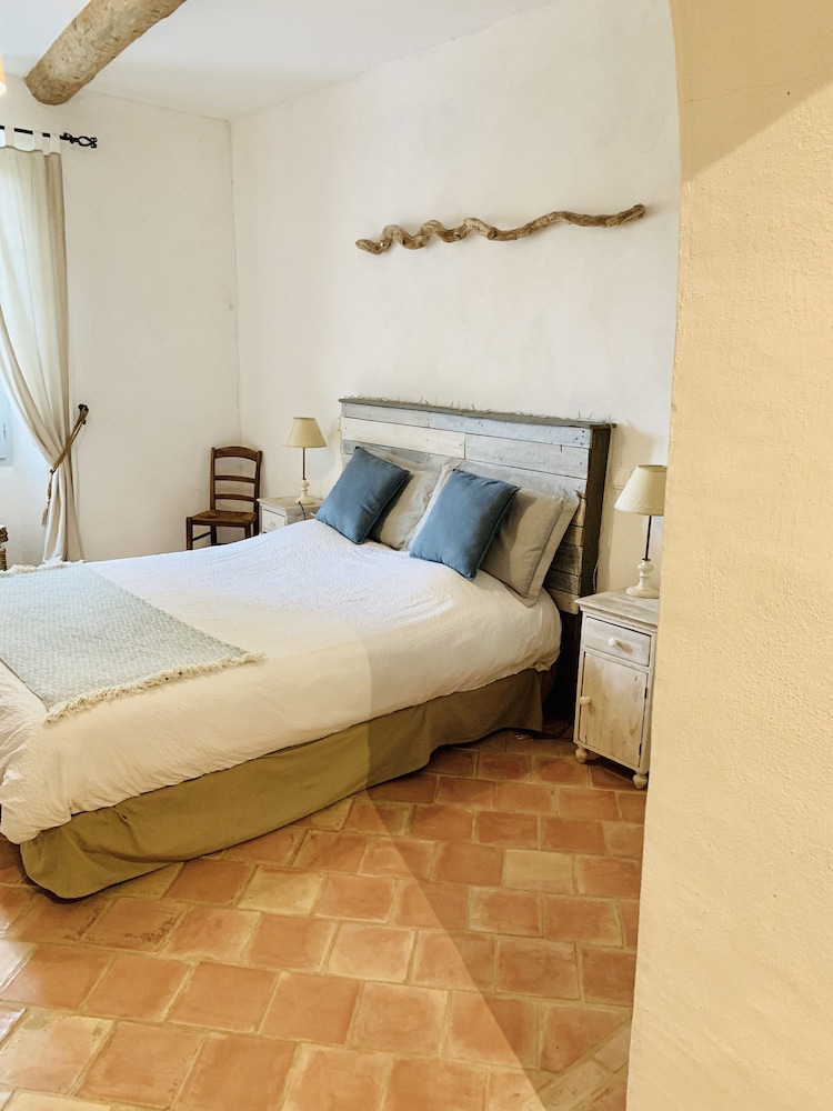 Honeymoon Suite photo 1
