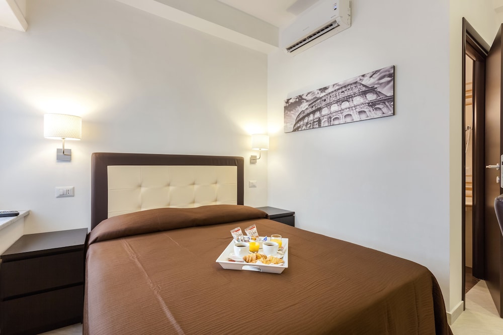 Comfort Double Room, 1 King Bed photo 3