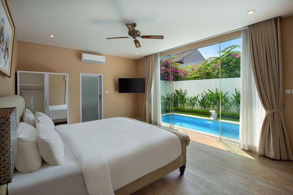 1 Bedroom with Private Pool Villa - Photo 15
