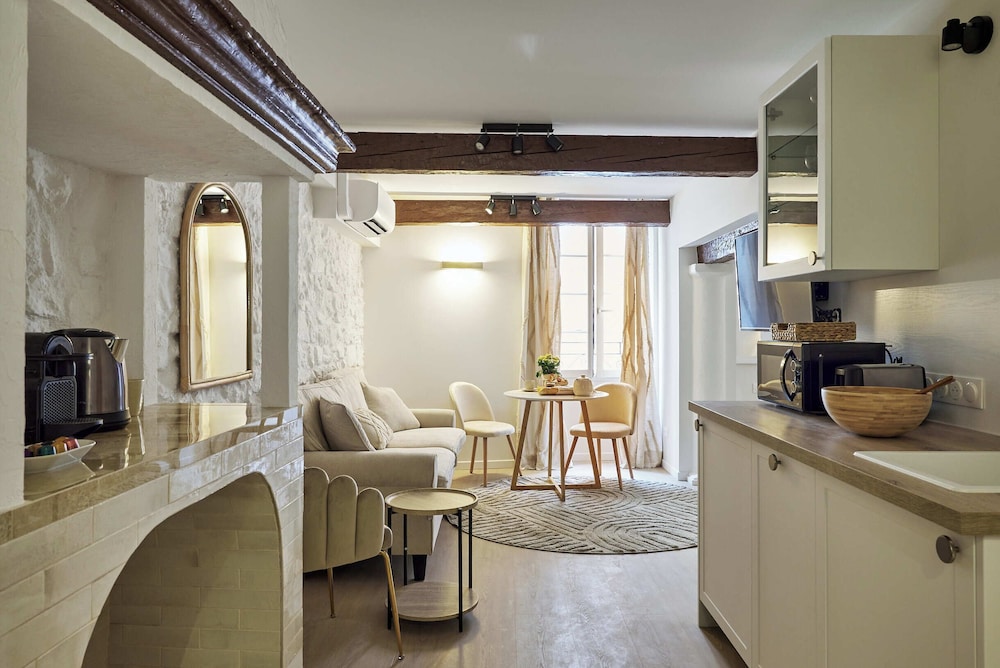 Superior Apartment, City View