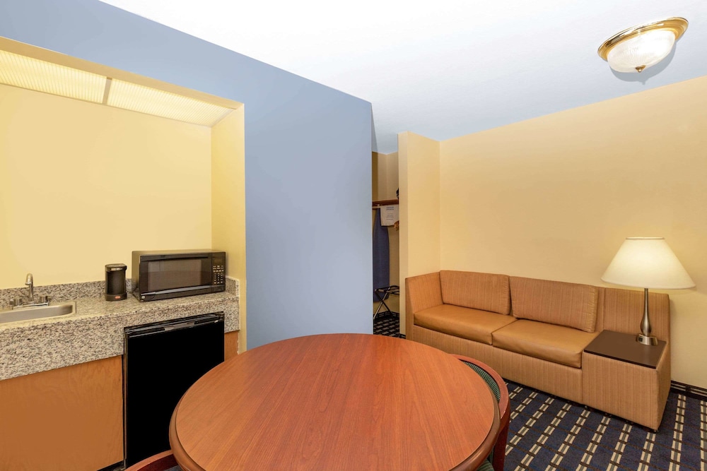 Studio Suite, 2 Queen Beds, Non Smoking photo 2