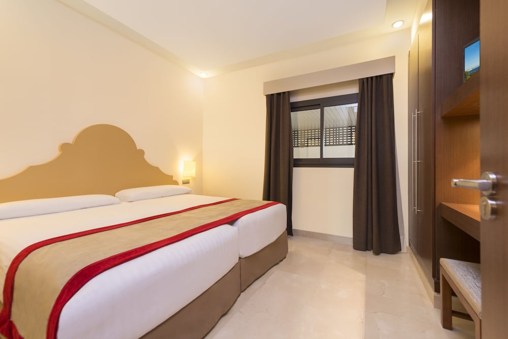 Suite, 2 Bedrooms, Sea View (4 adults + 1 child) photo 2