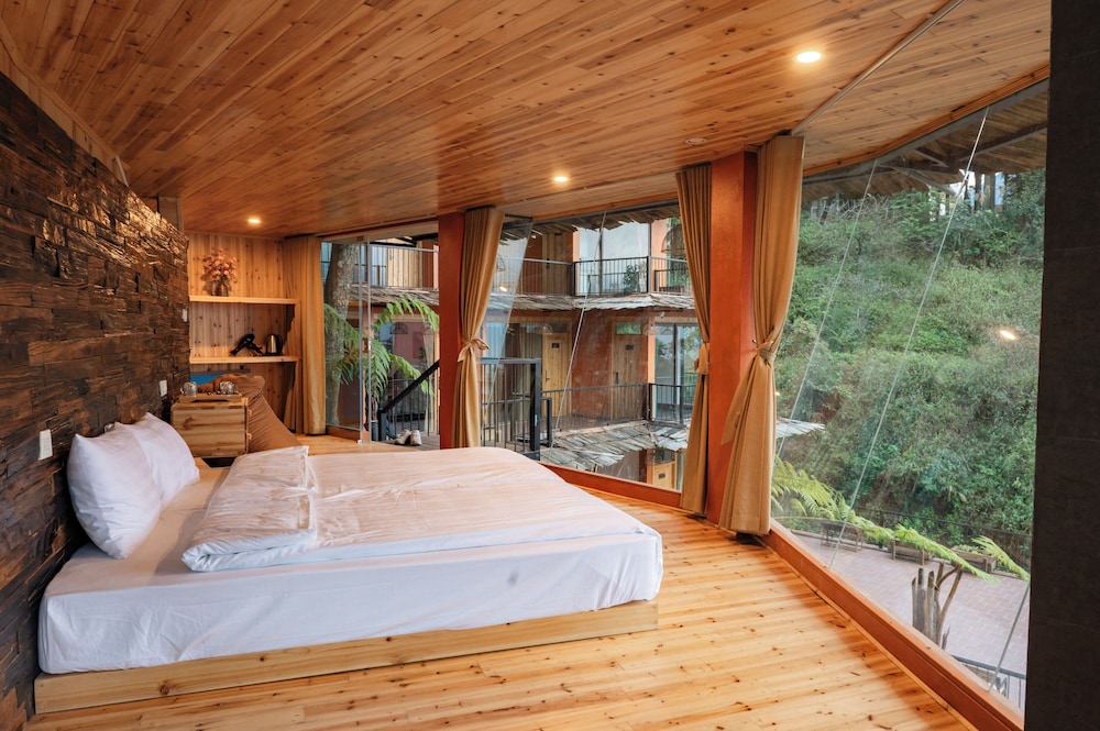 Design Double Room, Mountain View photo 3
