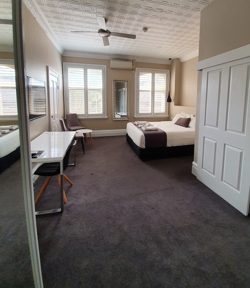 Queen room 14 Top Floor (Stair Access Only) photo 1