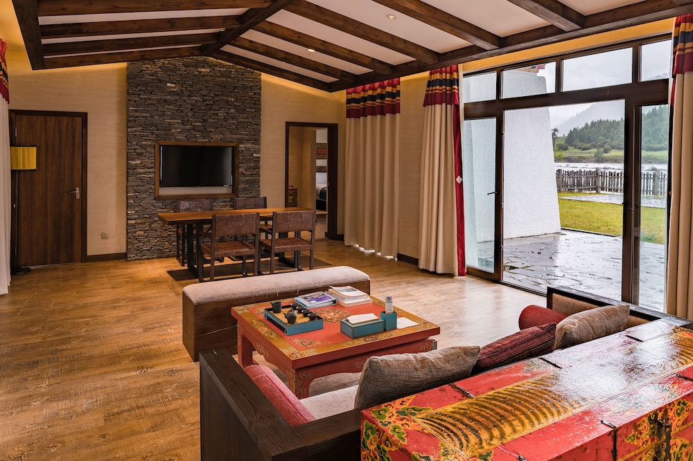 Central Snow Mountain View King Room Villa
