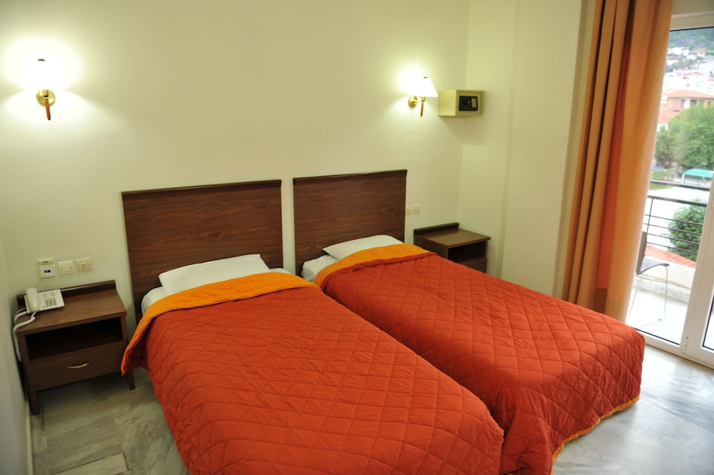 Family Quadruple Room photo 2
